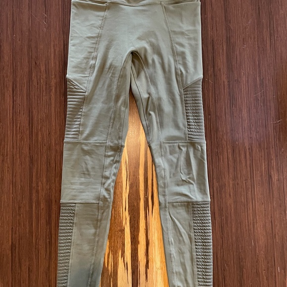 Fabletics Motion365+ high-waisted Moto legging size small in dark moss - Picture 3 of 5